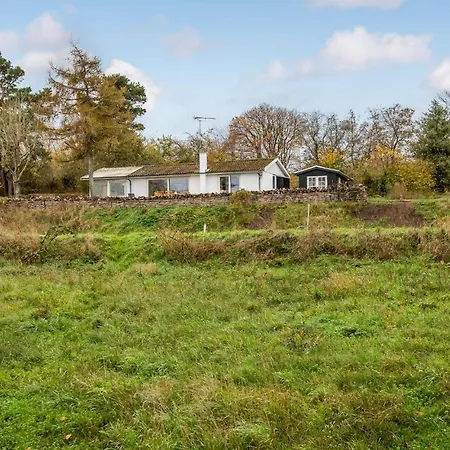 3 Bedroom Beautiful In Feriehus *