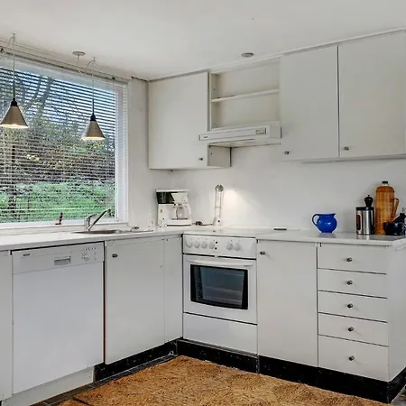 Feriehus 3 Bedroom Beautiful In Gudhjem